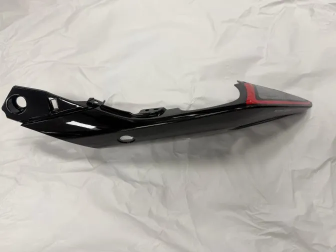 ARKA YAN PANEL STICKER SAĞ KIRMIZI (SRK125-R)